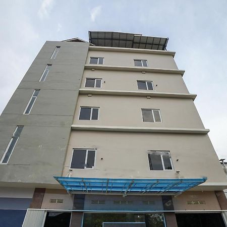 Oyo 616 Express Inn Palembang Kültér fotó
