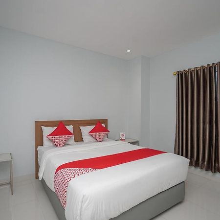 Oyo 616 Express Inn Palembang Kültér fotó