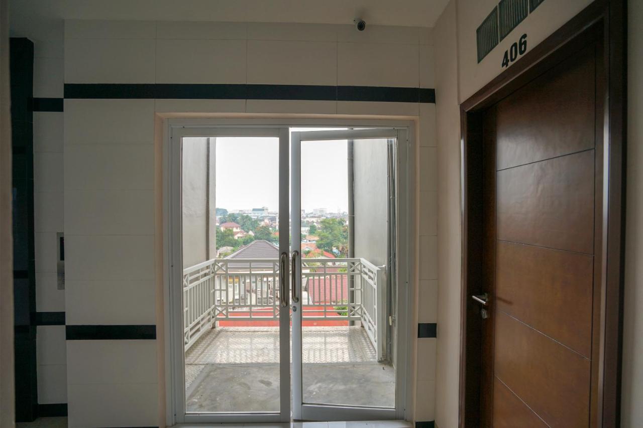 Oyo 616 Express Inn Palembang Kültér fotó