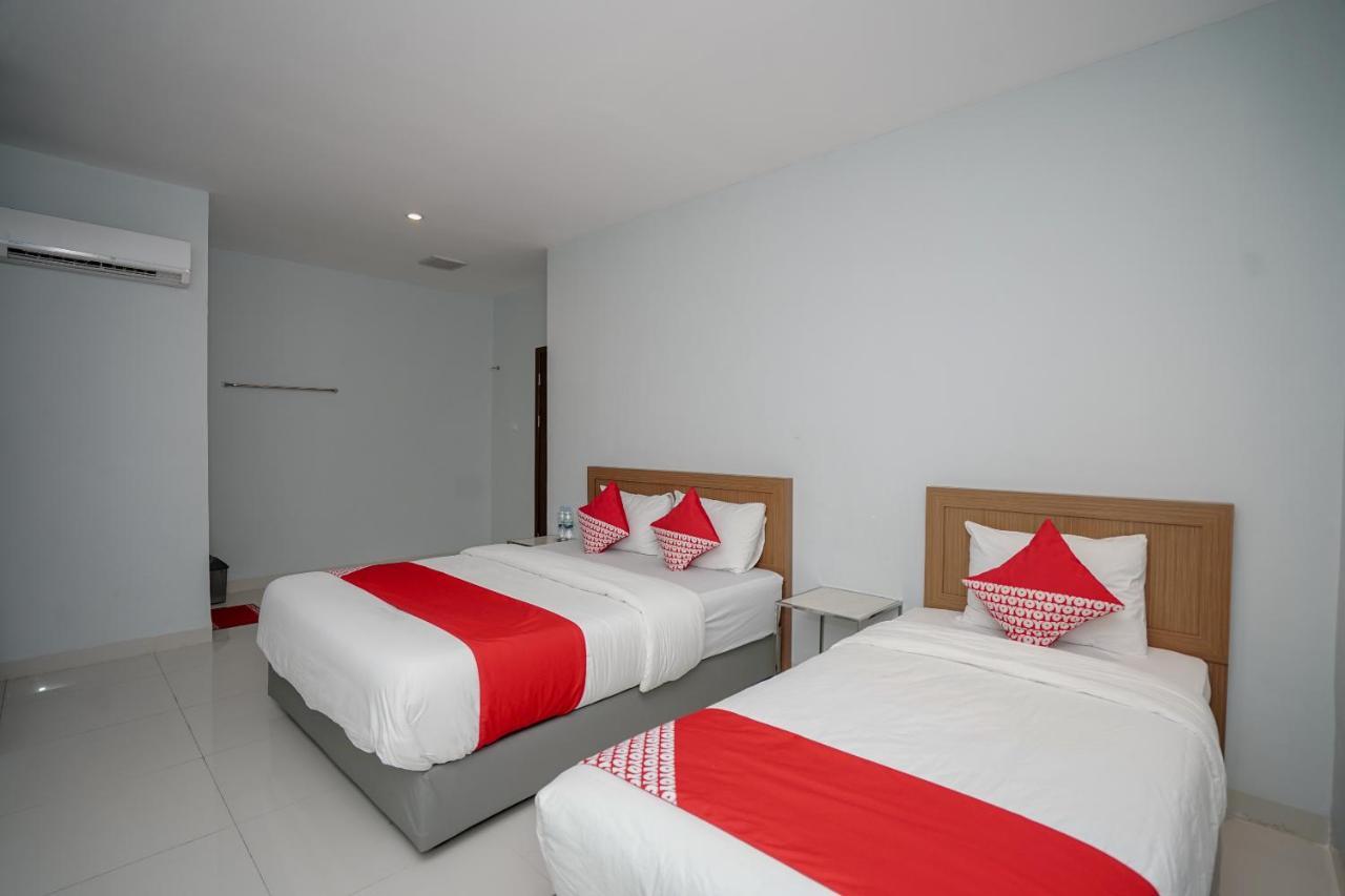 Oyo 616 Express Inn Palembang Kültér fotó