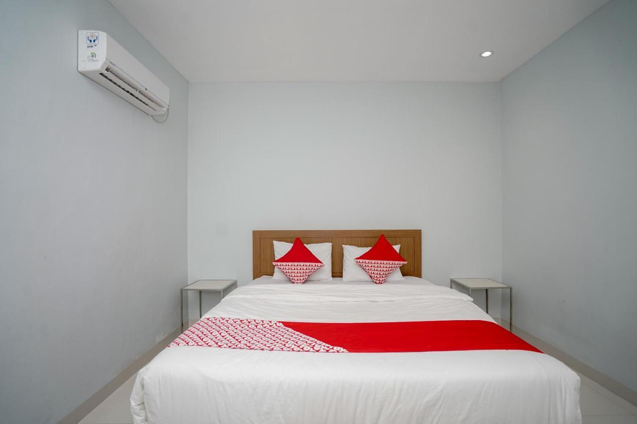 Oyo 616 Express Inn Palembang Kültér fotó