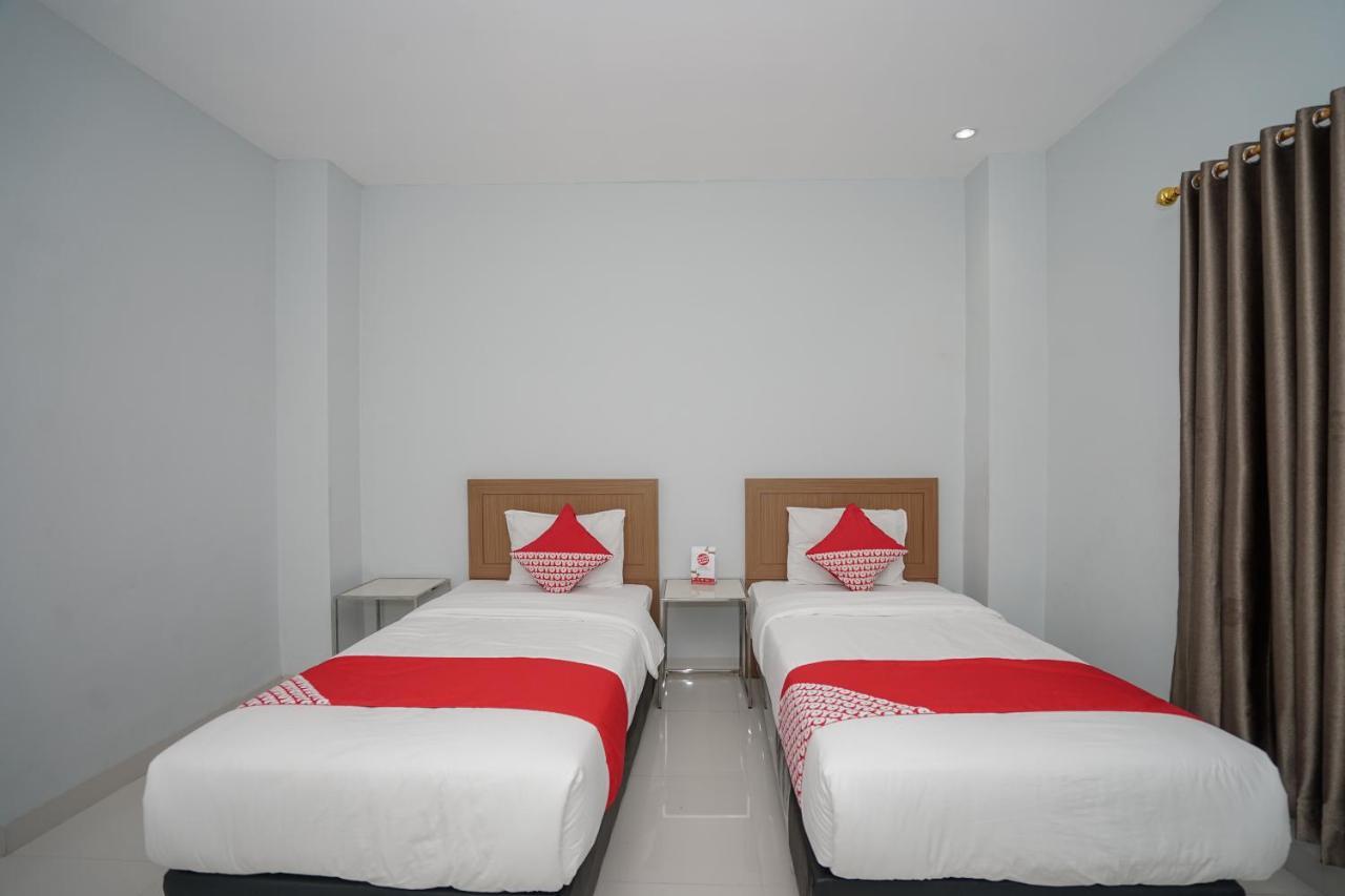 Oyo 616 Express Inn Palembang Kültér fotó