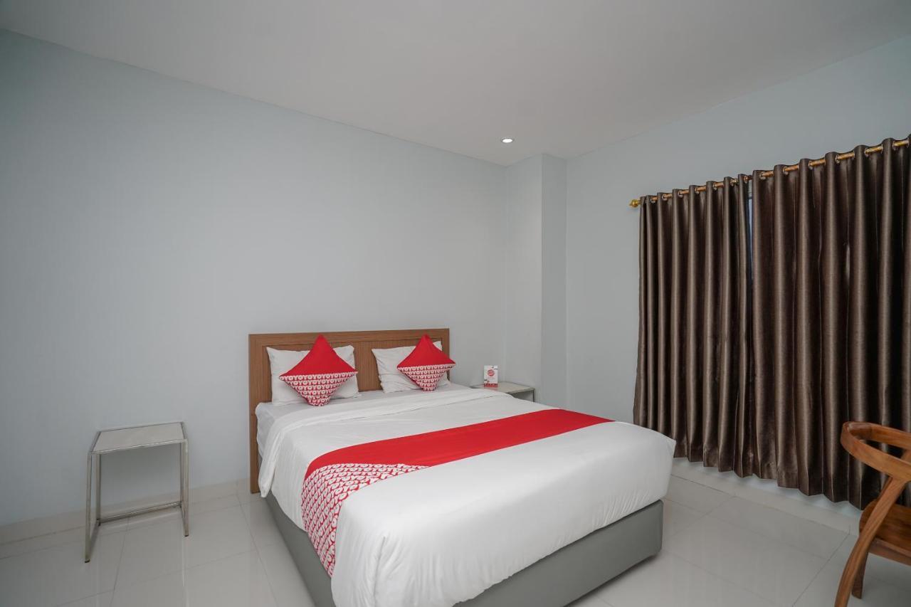 Oyo 616 Express Inn Palembang Kültér fotó